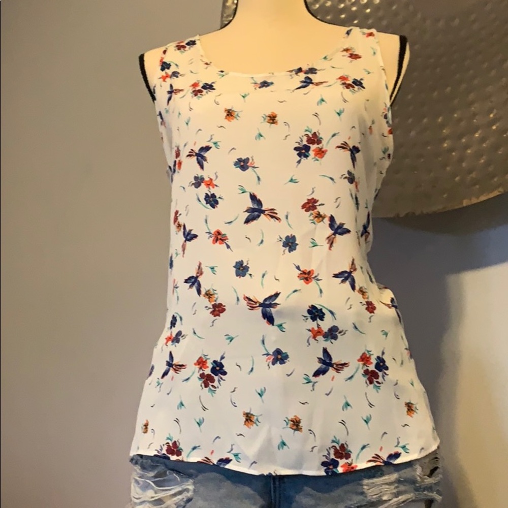 Sleeveless blouse